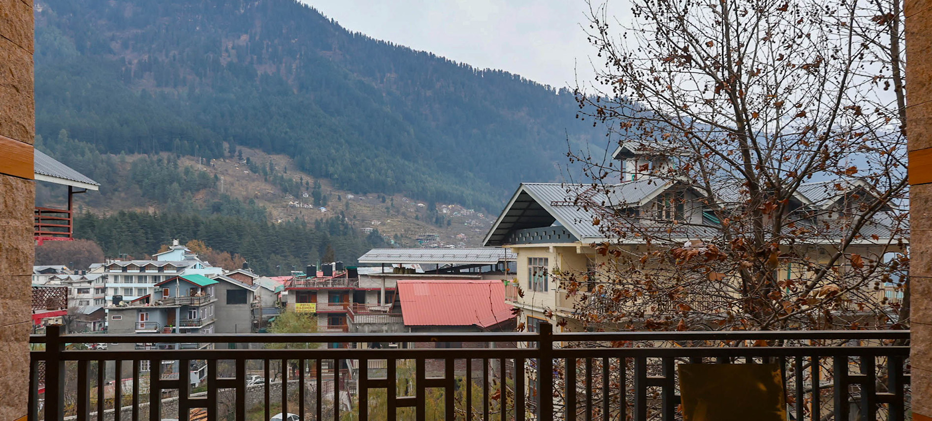hotel_namaste_inn_beas_valley_restaurant_interior_view