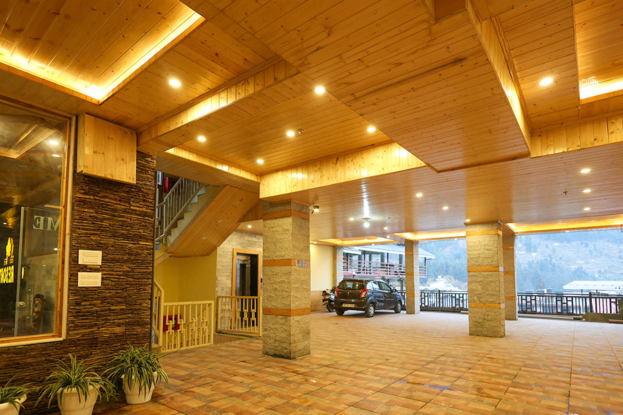 touchwood_inn_resort_parking