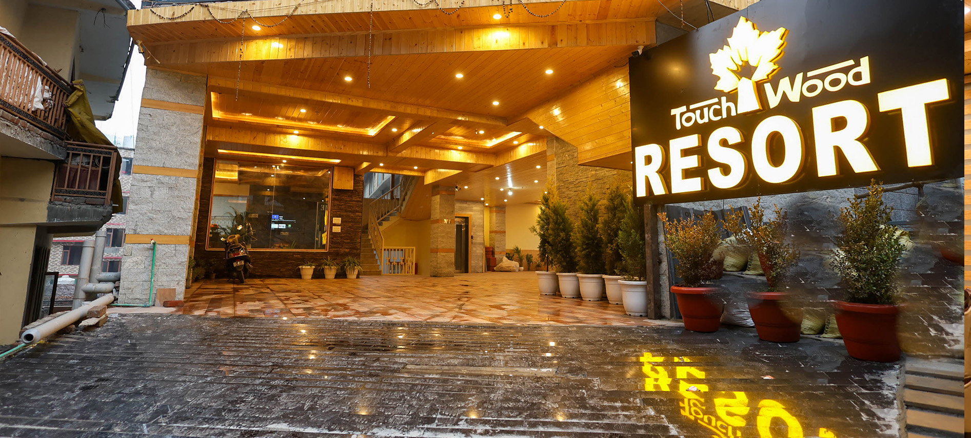 hotel_namaste_inn_beas_valley_restaurant_interior_view